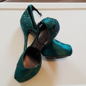 Nine West Teal glitter peeptoes